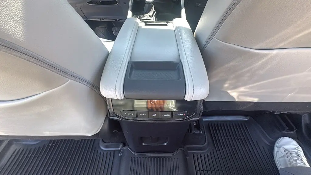 2025 Toyota Grand Highlander LE