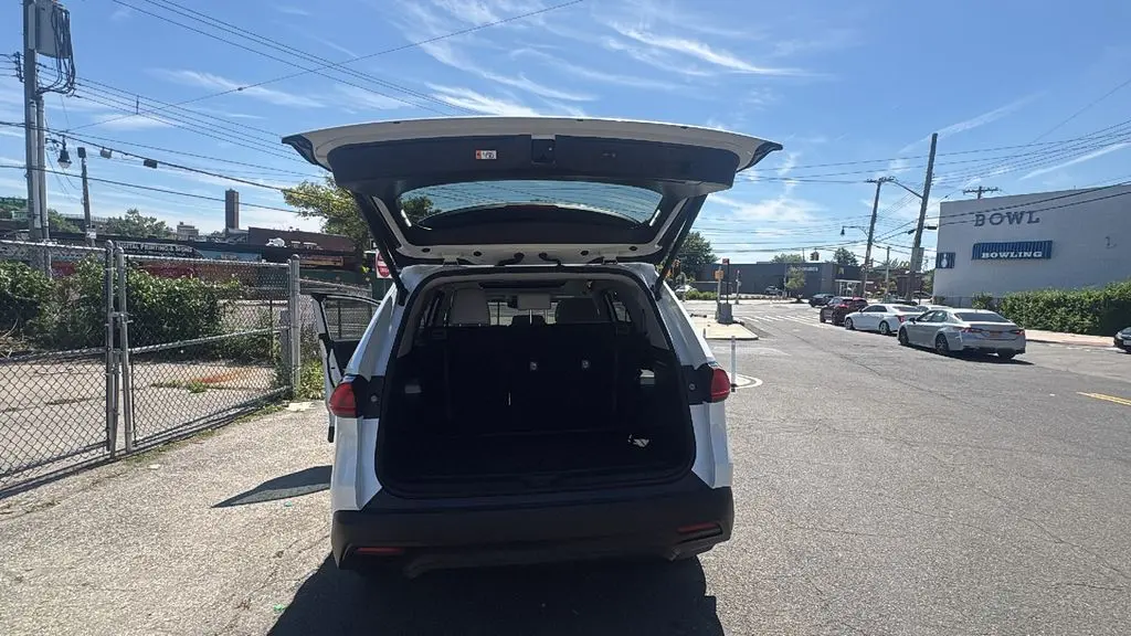 2025 Toyota Grand Highlander LE