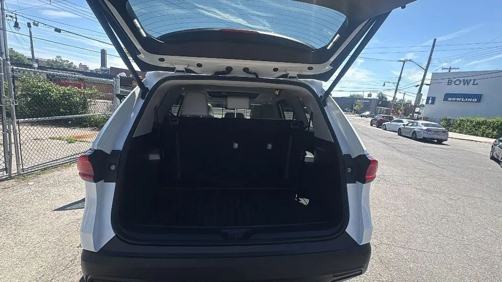 2025 Toyota Grand Highlander LE
