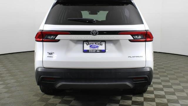 2024 Toyota Grand Highlander XLE