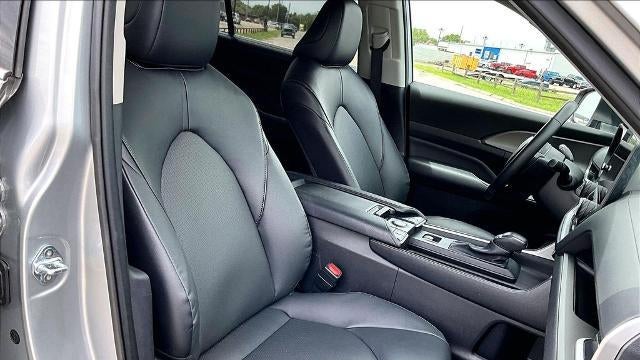 2025 Toyota Grand Highlander LE