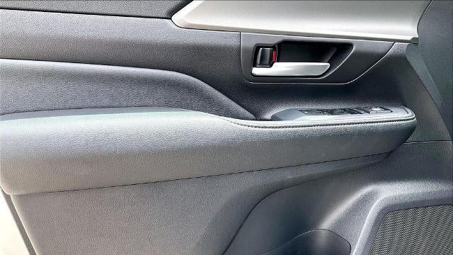 2025 Toyota Grand Highlander LE
