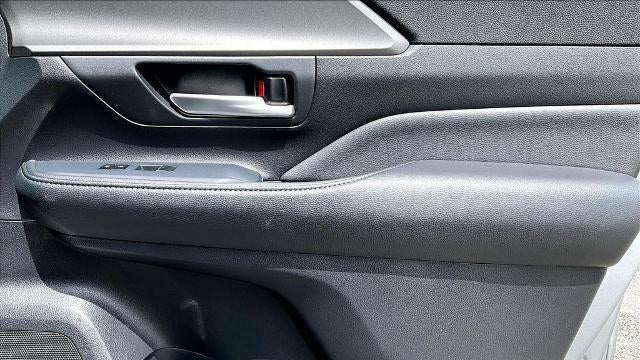 2025 Toyota Grand Highlander LE