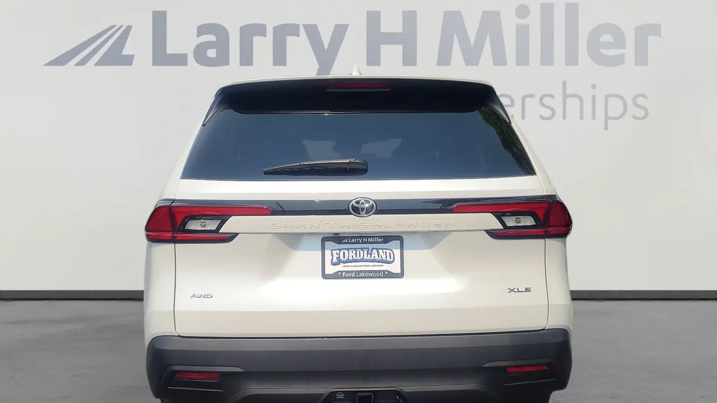 2026 Toyota Grand Highlander LE