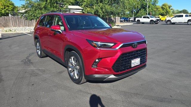 Preowned 2024 Toyota Grand Highlander Limited for Sale