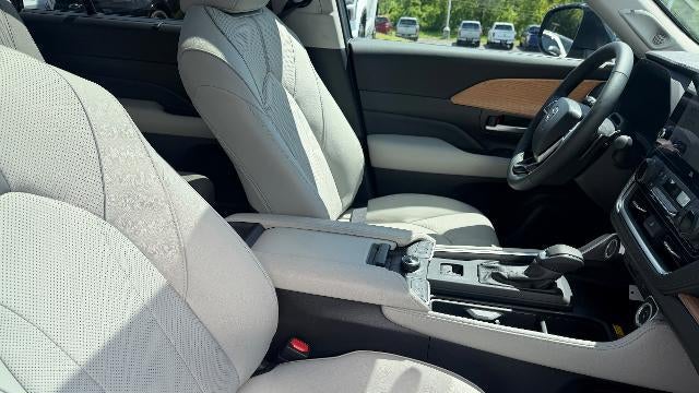 2026 Toyota Grand Highlander LE