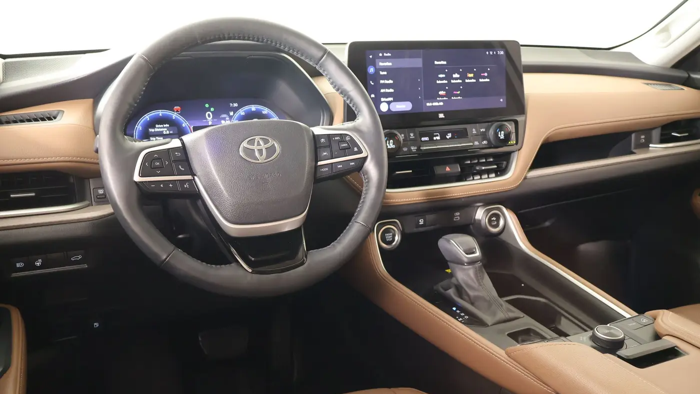 2025 Toyota Grand Highlander LE