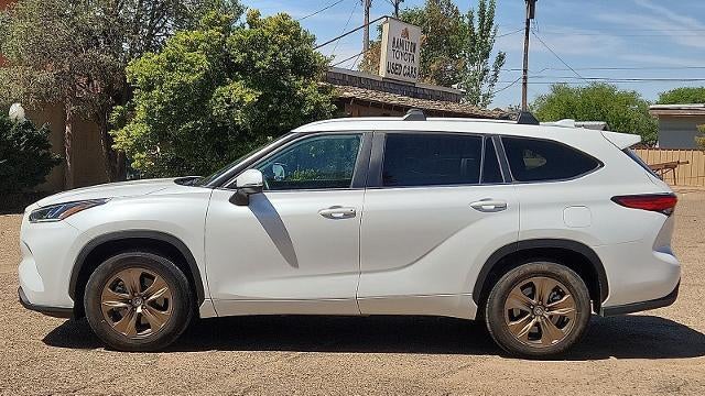 2023 Toyota Highlander Hybrid Bronze Edition