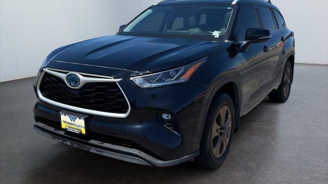 Preowned 2023 Toyota Highlander Hybrid Bronze Edition for Sale