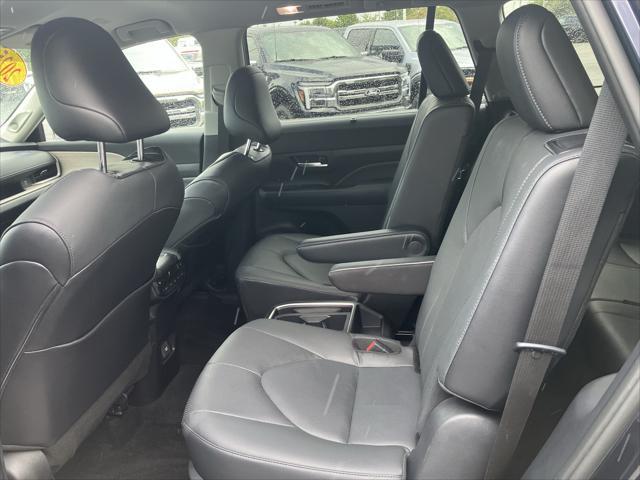 2025 Toyota Highlander - $51,372