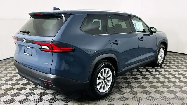 2026 Toyota Grand Highlander Hybrid LE