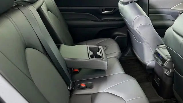 2026 Toyota Grand Highlander Hybrid LE
