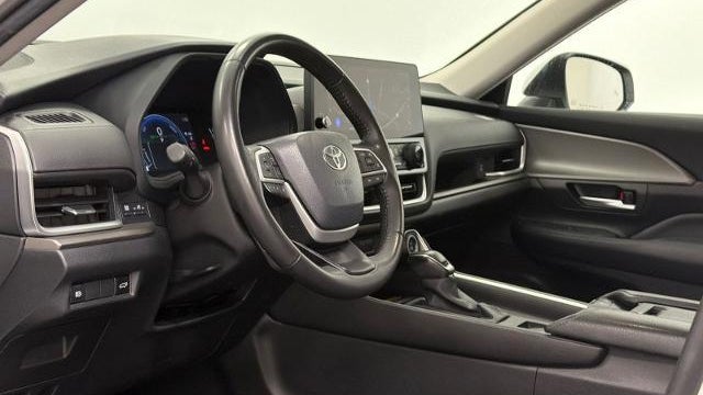 2025 Toyota Grand Highlander Hybrid LE