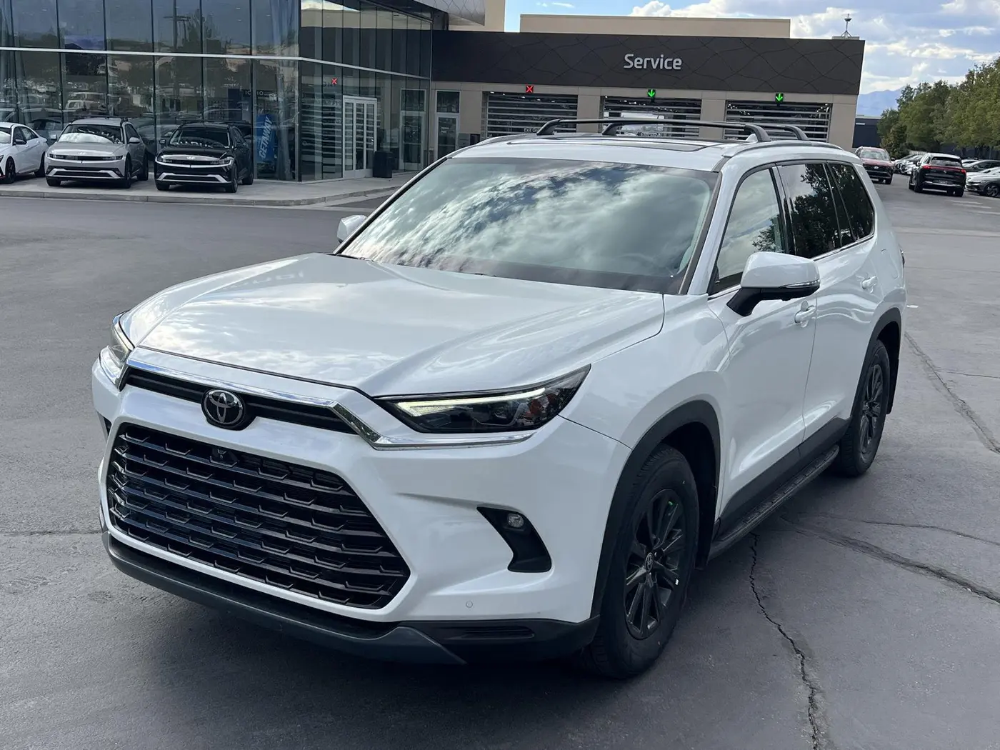 2025 Toyota Highlander - $59,427