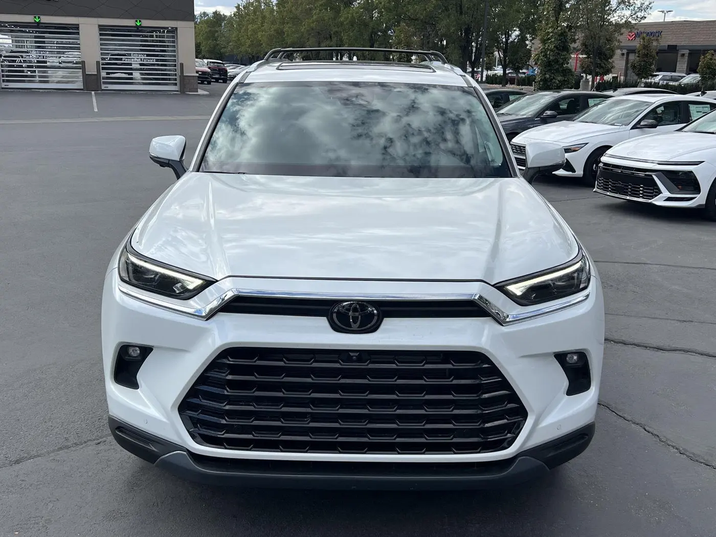 2025 Toyota Highlander - $59,427
