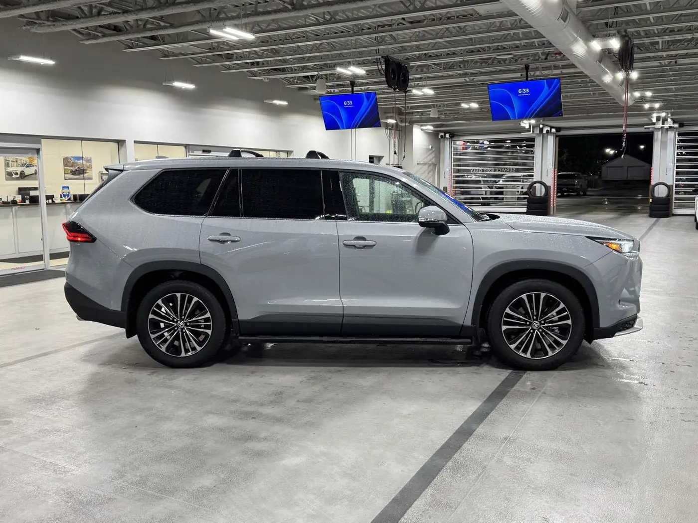 2025 Toyota Highlander - $60,698