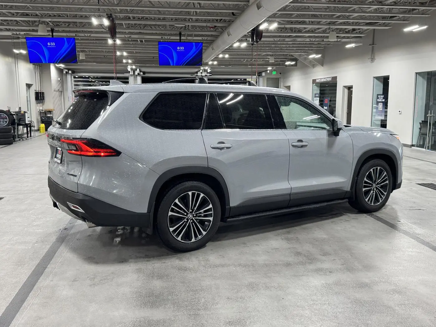 2025 Toyota Highlander - $60,698