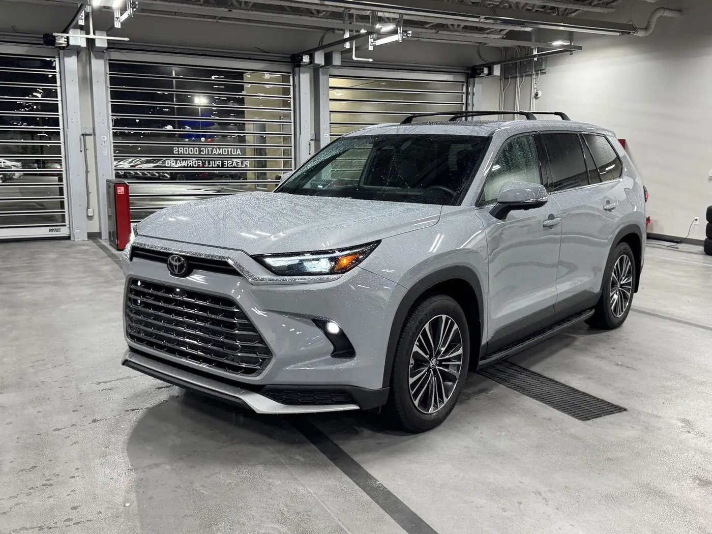 2025 Toyota Highlander - $60,698