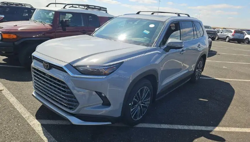 2025 Toyota Highlander - $60,698