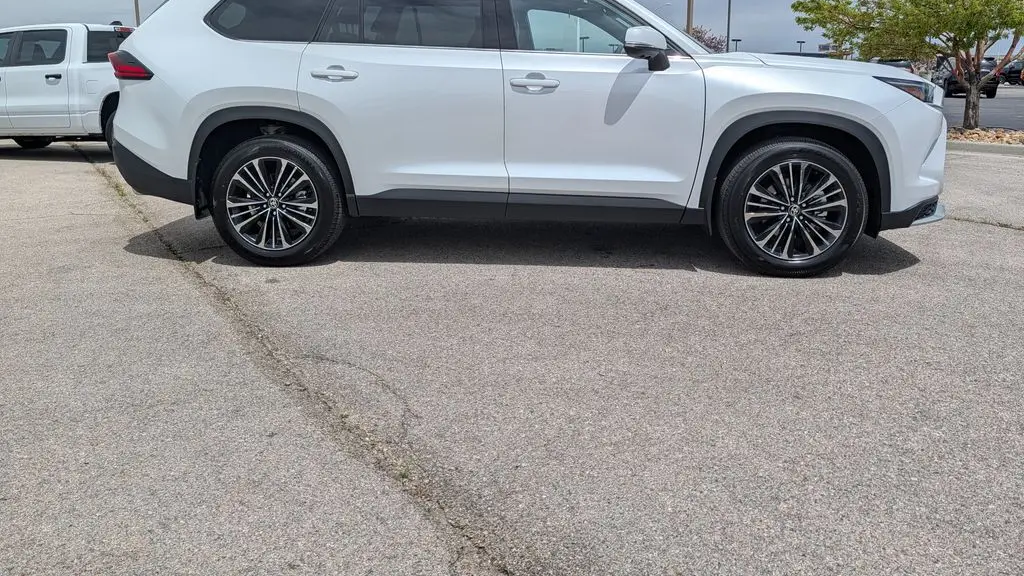 2026 Toyota Grand Highlander Hybrid MAX Platinum