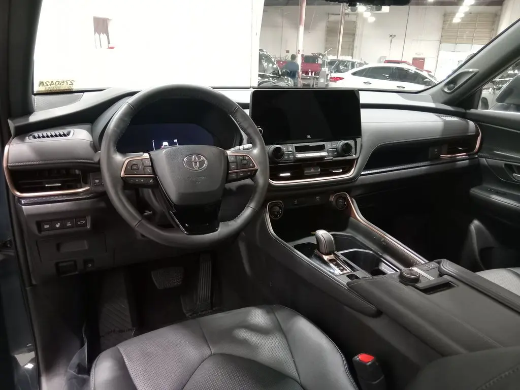 2025 Toyota Highlander - $58,987