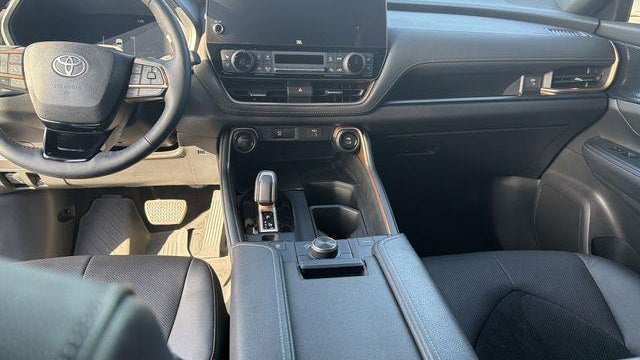 2025 Toyota Grand Highlander Hybrid MAX Platinum