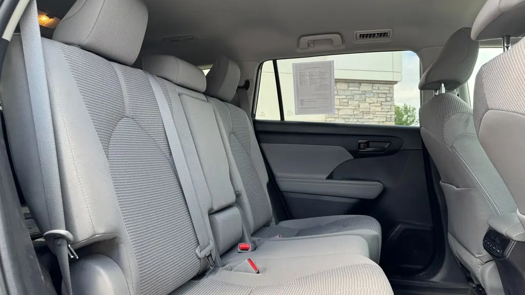 2023 Toyota Highlander Hybrid LE