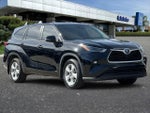 2023 Highlander Hybrid Thumbnail 10