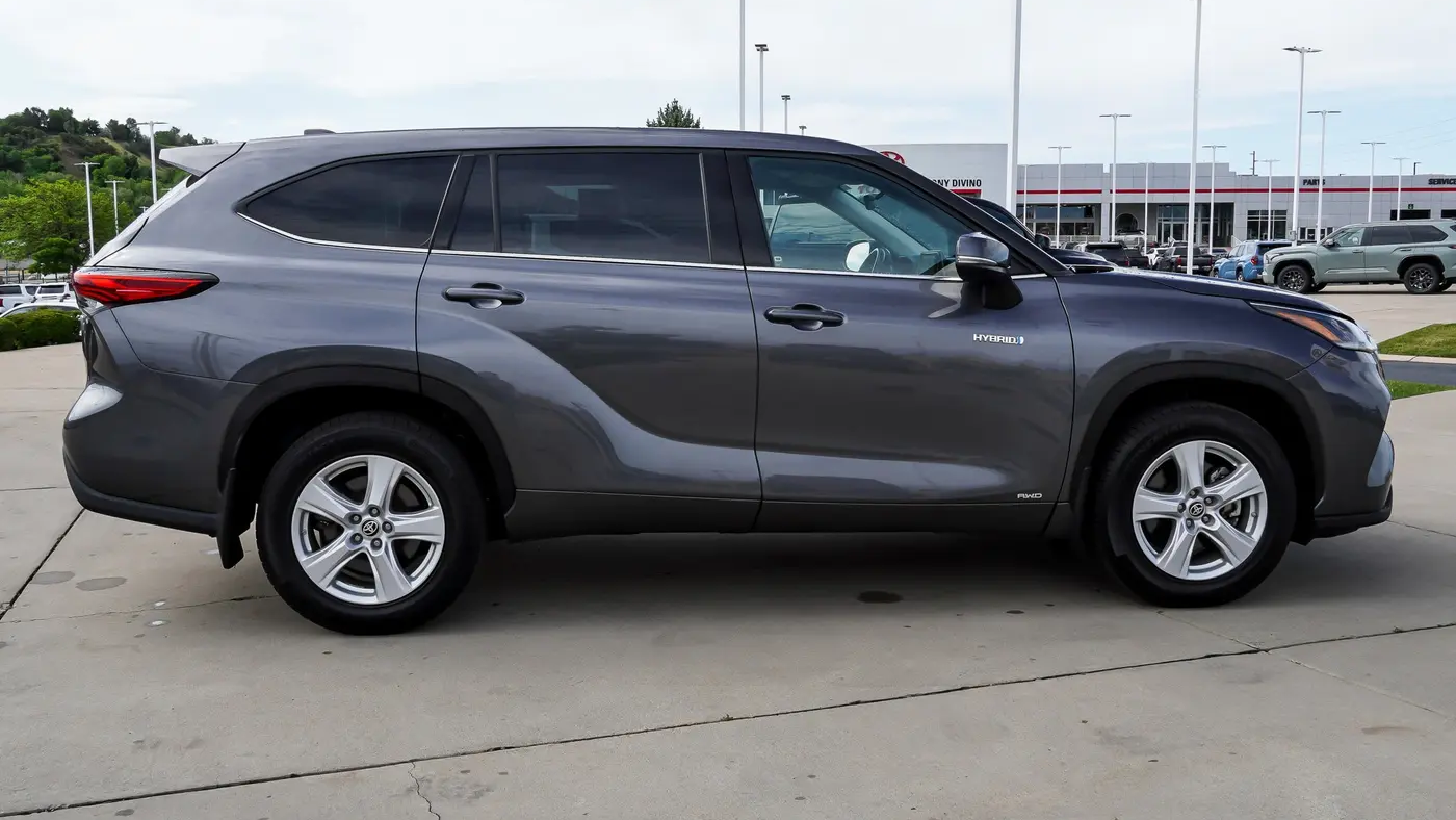 2021 Toyota Highlander Hybrid LE