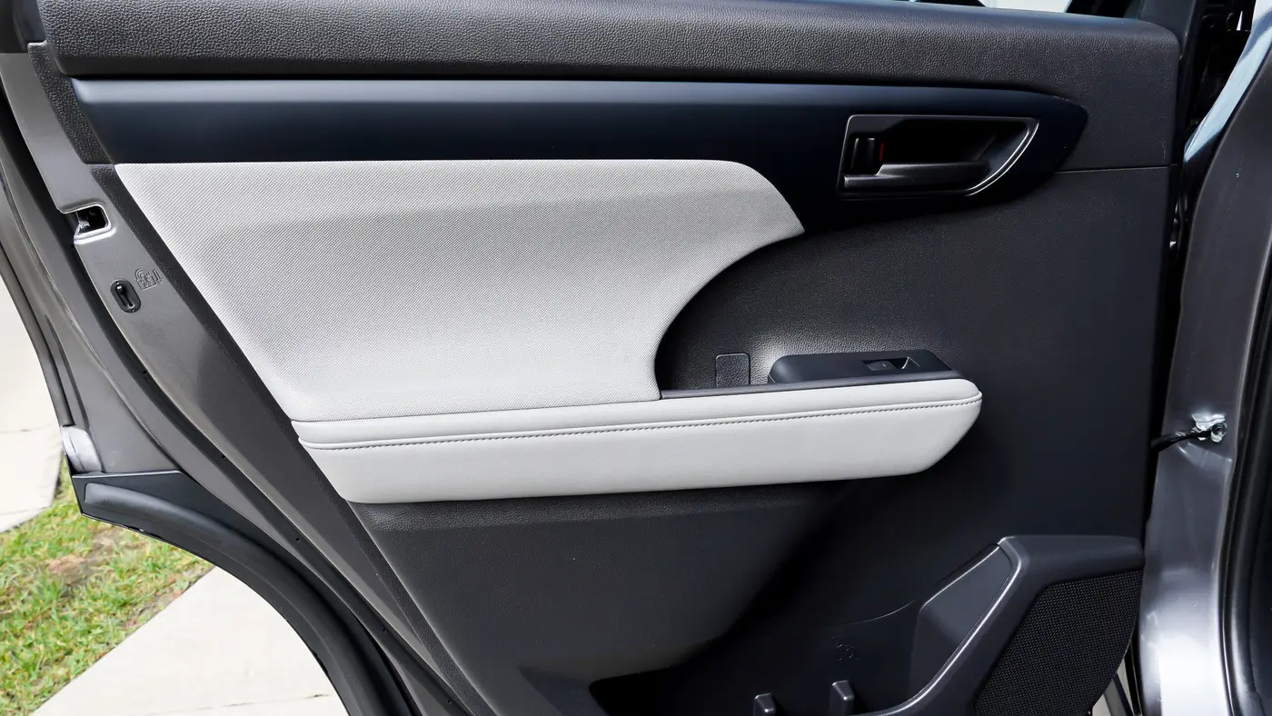 2021 Toyota Highlander Hybrid LE
