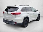 2017 Highlander Hybrid Thumbnail 6