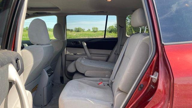 2010 Toyota Highlander Base