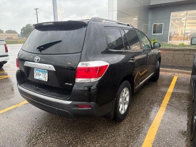 2011 Toyota Highlander SE — photo 1 of 3