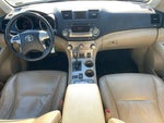 2011 Highlander Thumbnail 3