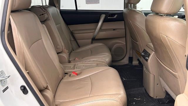 2011 Toyota Highlander SE