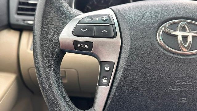 2011 Toyota Highlander SE