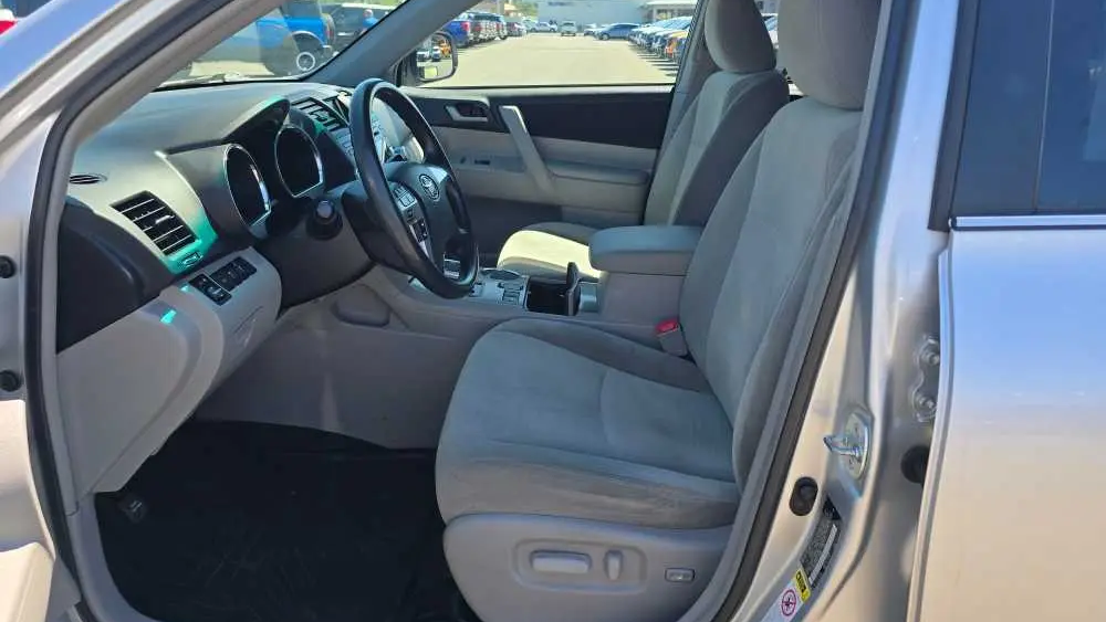 2012 Toyota Highlander SE