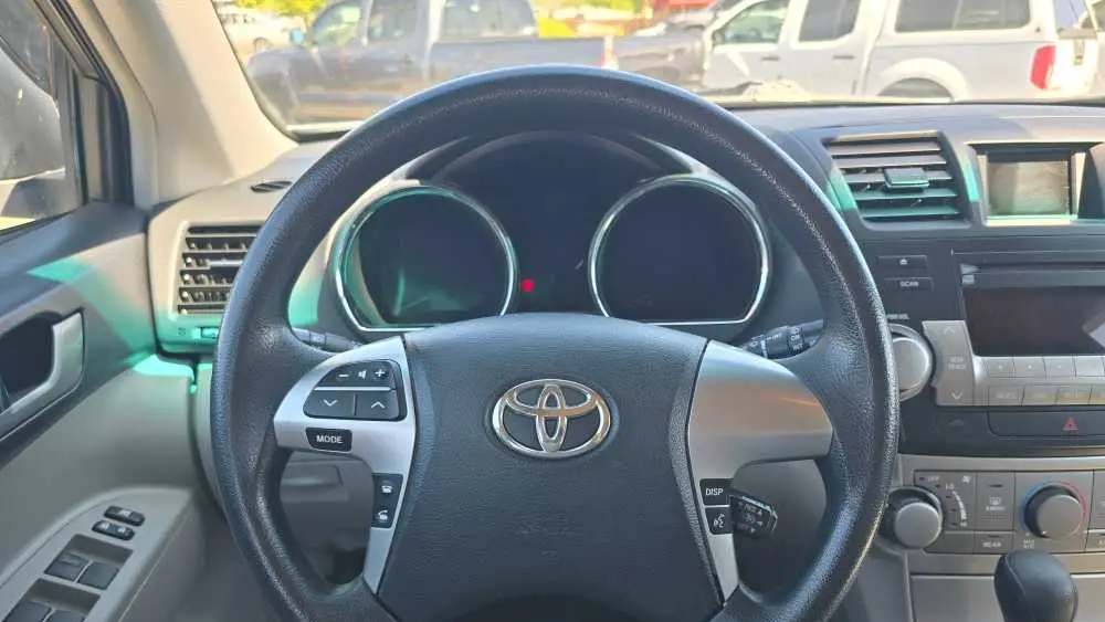 2012 Toyota Highlander SE