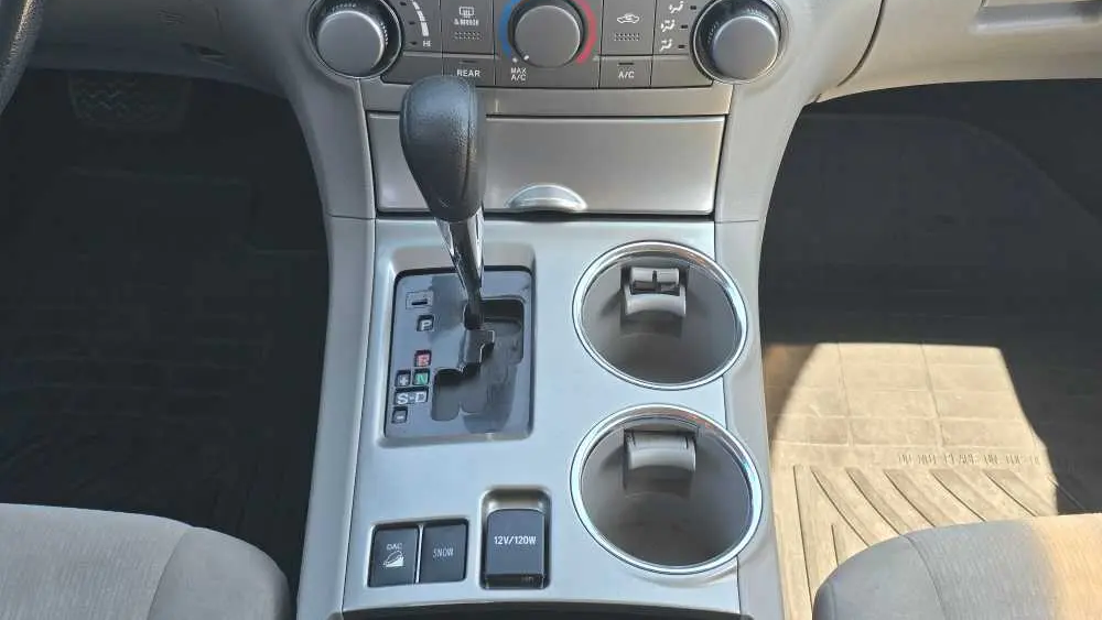 2012 Toyota Highlander SE