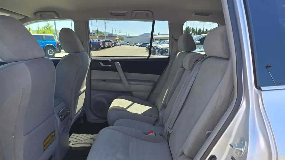 2012 Toyota Highlander SE
