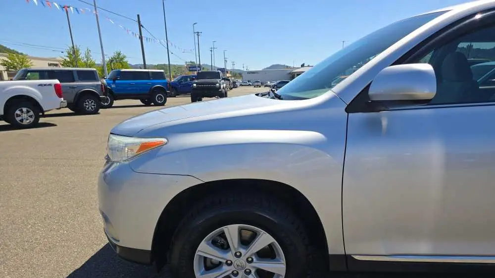 2012 Toyota Highlander SE