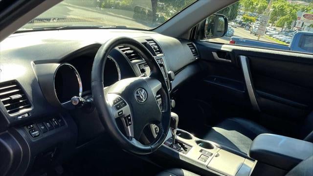 2013 Toyota Highlander SE