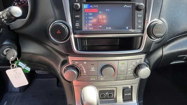 2013 Toyota Highlander SE