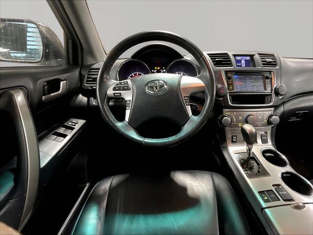 2013 Toyota Highlander - $11,800