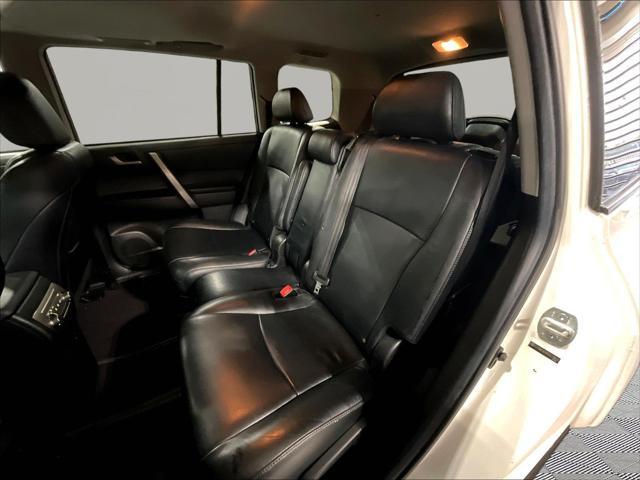 2013 Toyota Highlander - $11,800