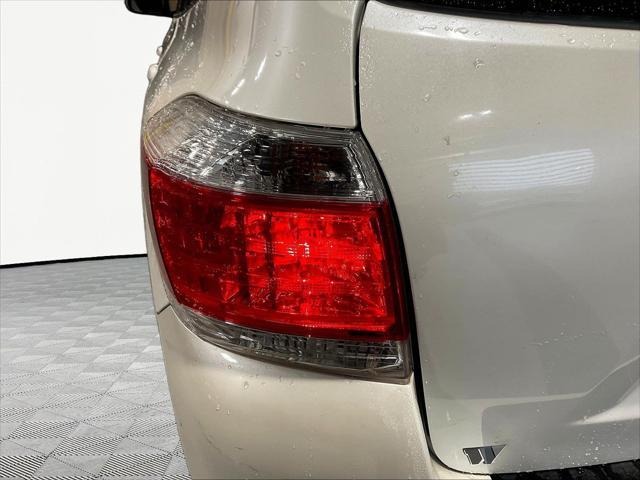 2013 Toyota Highlander - $11,800