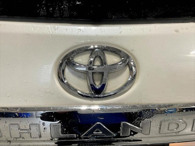 2013 Toyota Highlander - $11,800