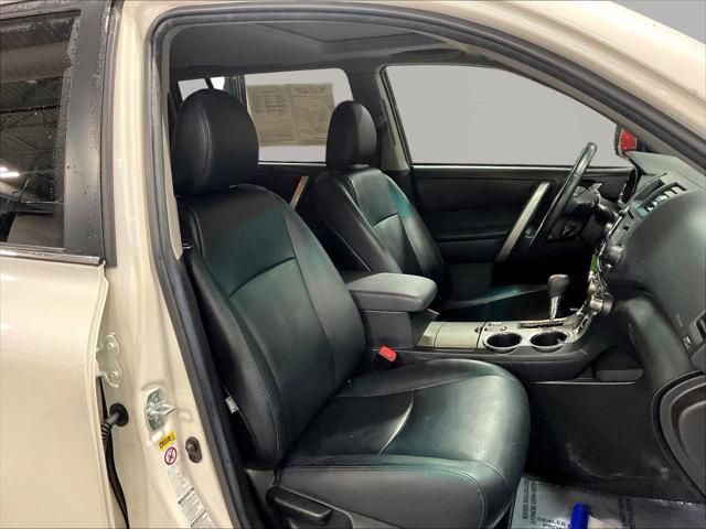 2013 Toyota Highlander - $11,800