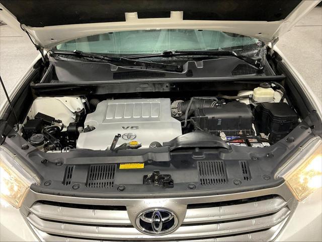 2013 Toyota Highlander - $11,800
