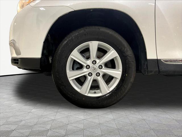 2013 Toyota Highlander - $11,800